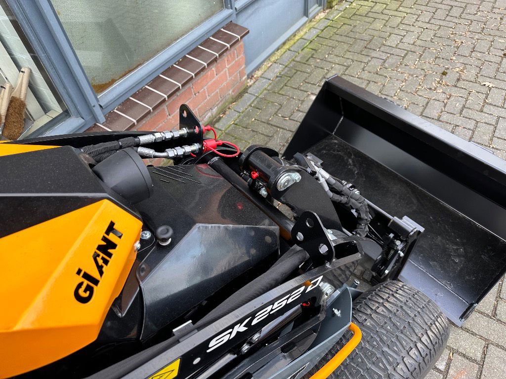 Giant Giant SK252 skid