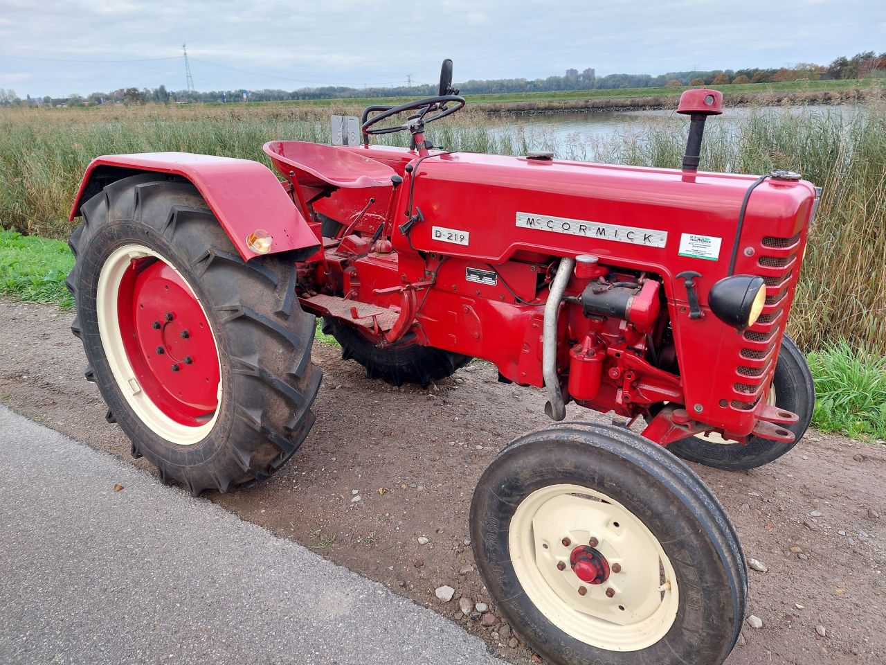 Mc Cormick D-219 mooie trekker