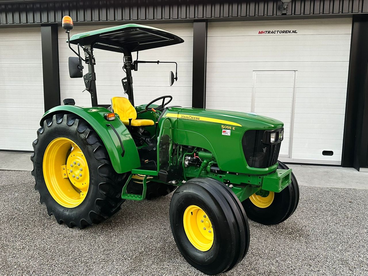 TE KOOP: zeer nette JOHN DEERE 5055