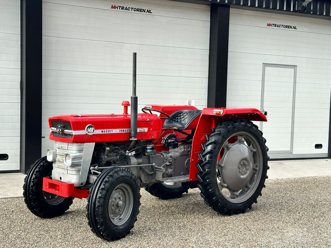 TE KOOP: zeer nette MASSEY FERGUSON 148