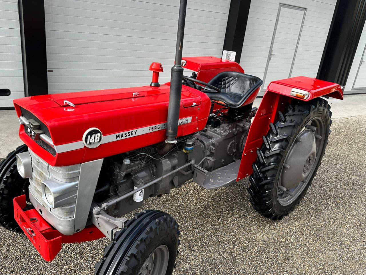 TE KOOP: zeer nette MASSEY FERGUSON 148