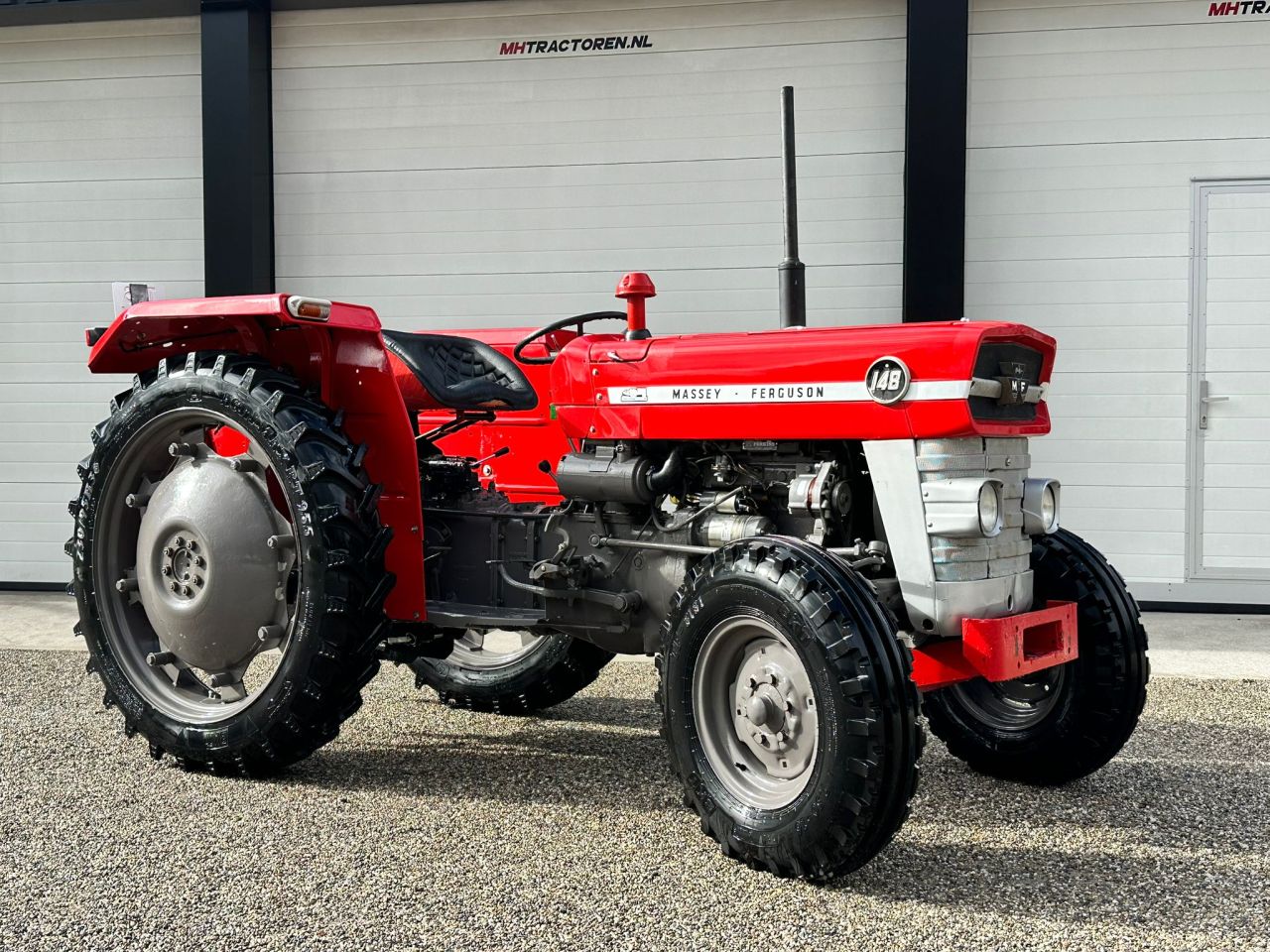 TE KOOP: zeer nette MASSEY FERGUSON 148