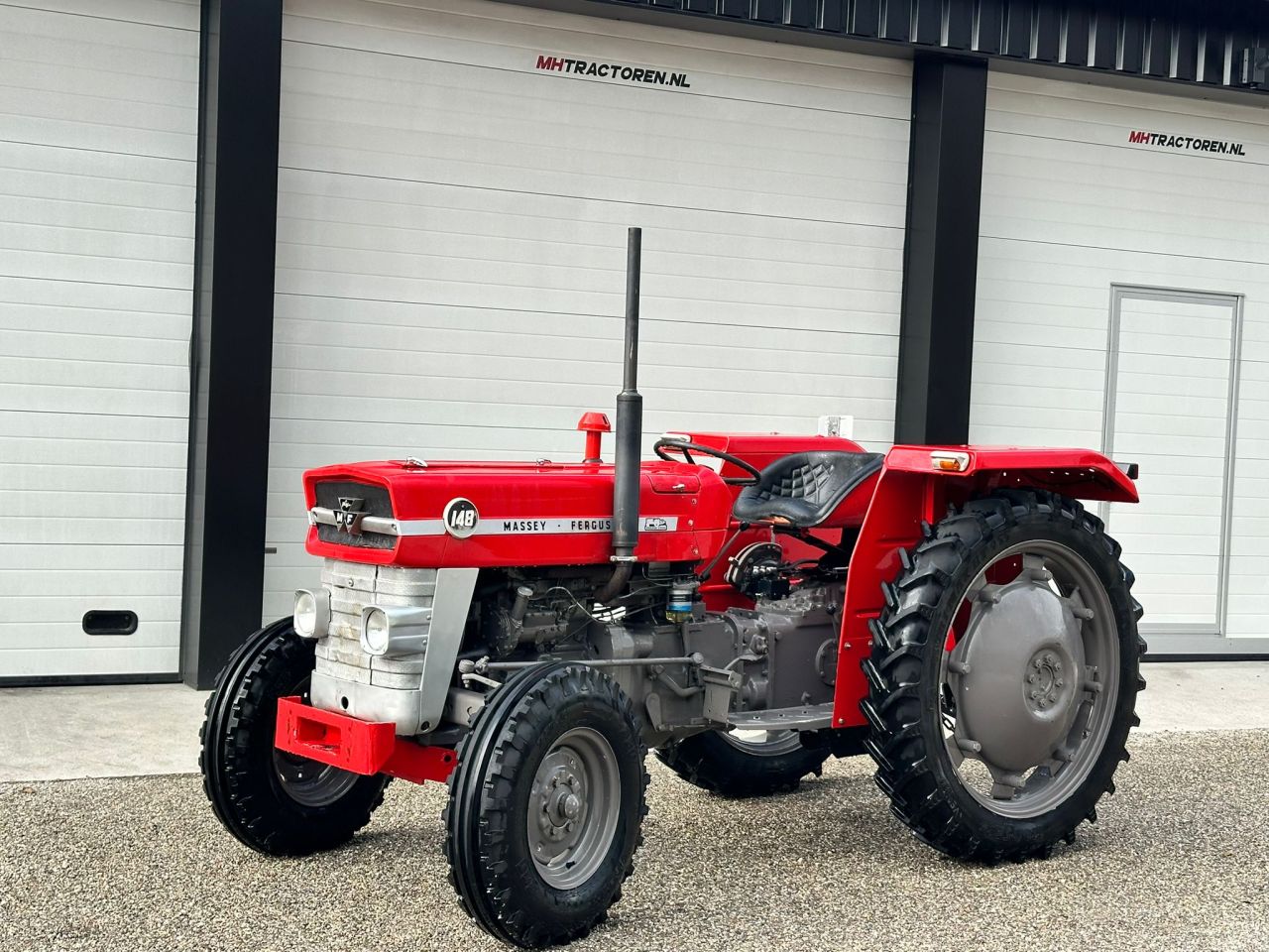 TE KOOP: zeer nette MASSEY FERGUSON 148