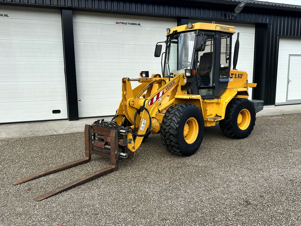 TE KOOP: zeer nette VENIERI 3.63 shovel