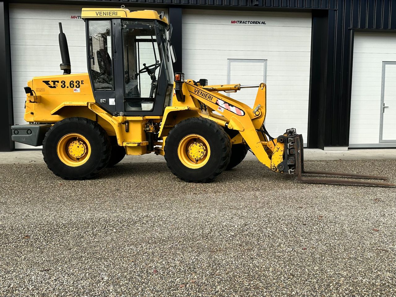 TE KOOP: zeer nette VENIERI 3.63 shovel
