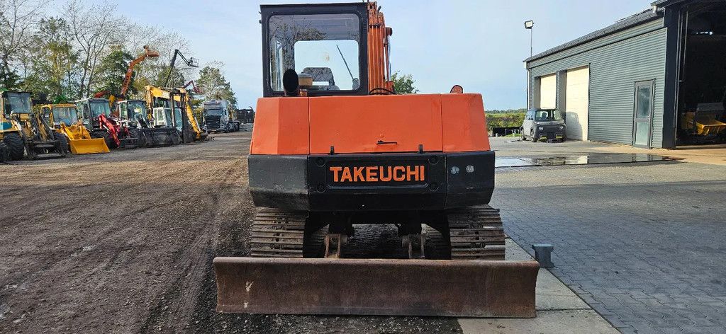 Takeuchi TB 068