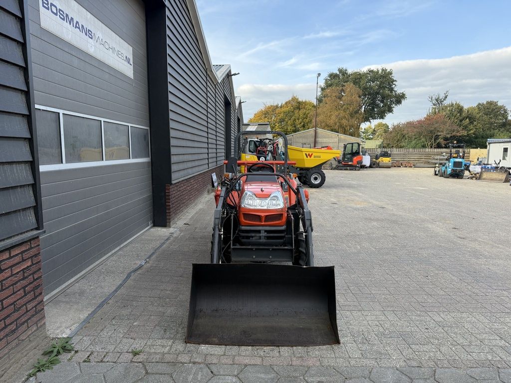 Kubota KT22 4WD minitractor met voorlader / frontlader