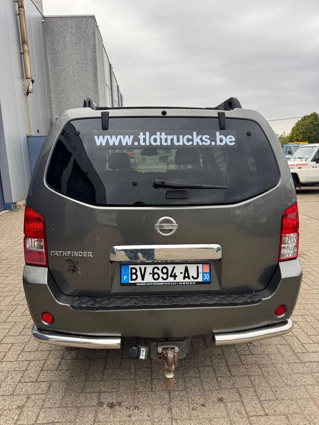 Nissan Pathfinder **AIRCO-EURO 3-7 SEATS**