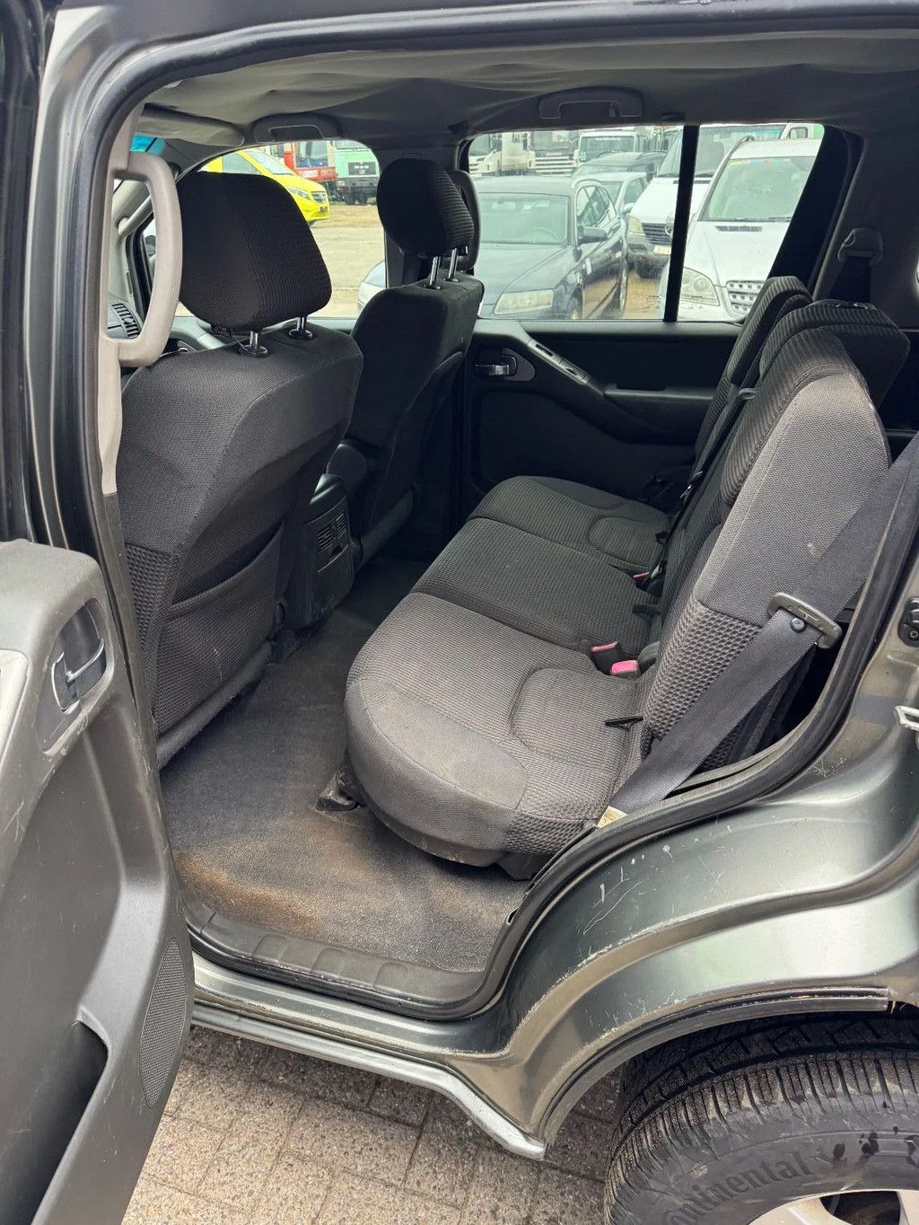 Nissan Pathfinder **AIRCO-EURO 3-7 SEATS**