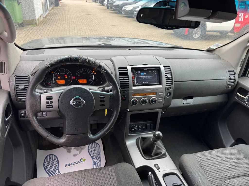 Nissan Pathfinder **AIRCO-EURO 3-7 SEATS**