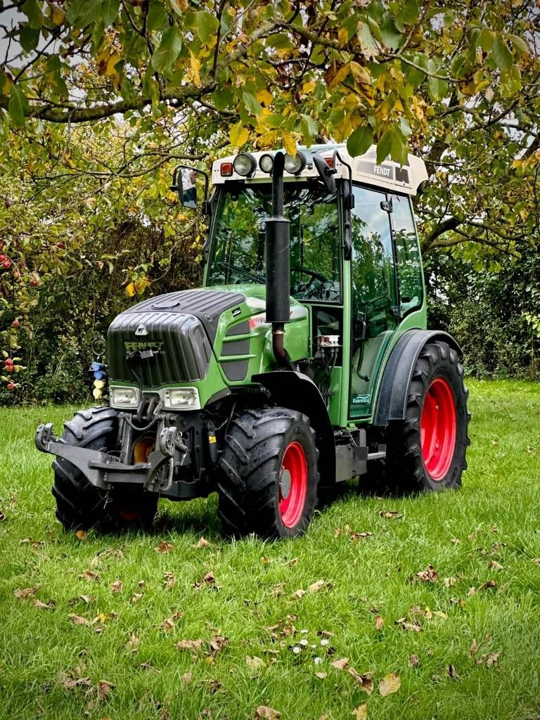 Fendt 211 V Vario Profi Smalspoor/Fruitteelt tractor