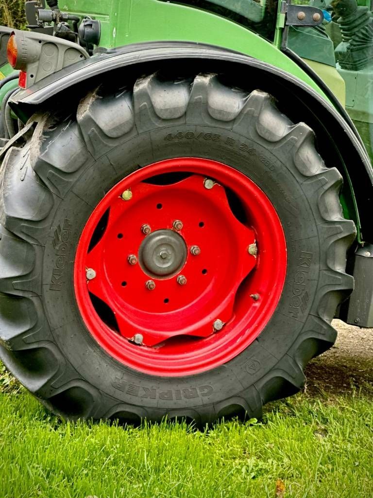 Fendt 211 V Vario Profi Smalspoor/Fruitteelt tractor