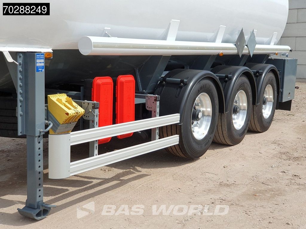 Tanker Solutions CLP-36/1 New! 36.000 L Fuel Tank Liftachse