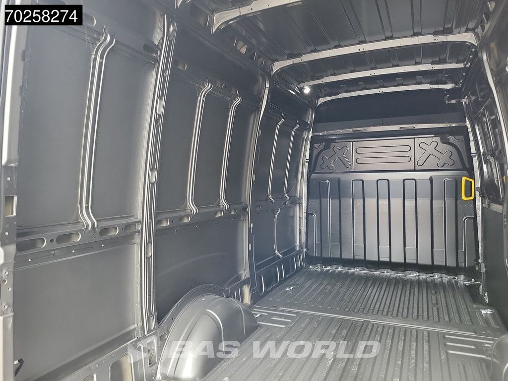 Iveco Daily 35S21 3.0L Black Edition Automaat 210PK L2H2 2025-Model 3,5t Trekvermogen ACC LED CarPlay Camera Parkeersensoren Euro6 L2 12m3 Klima