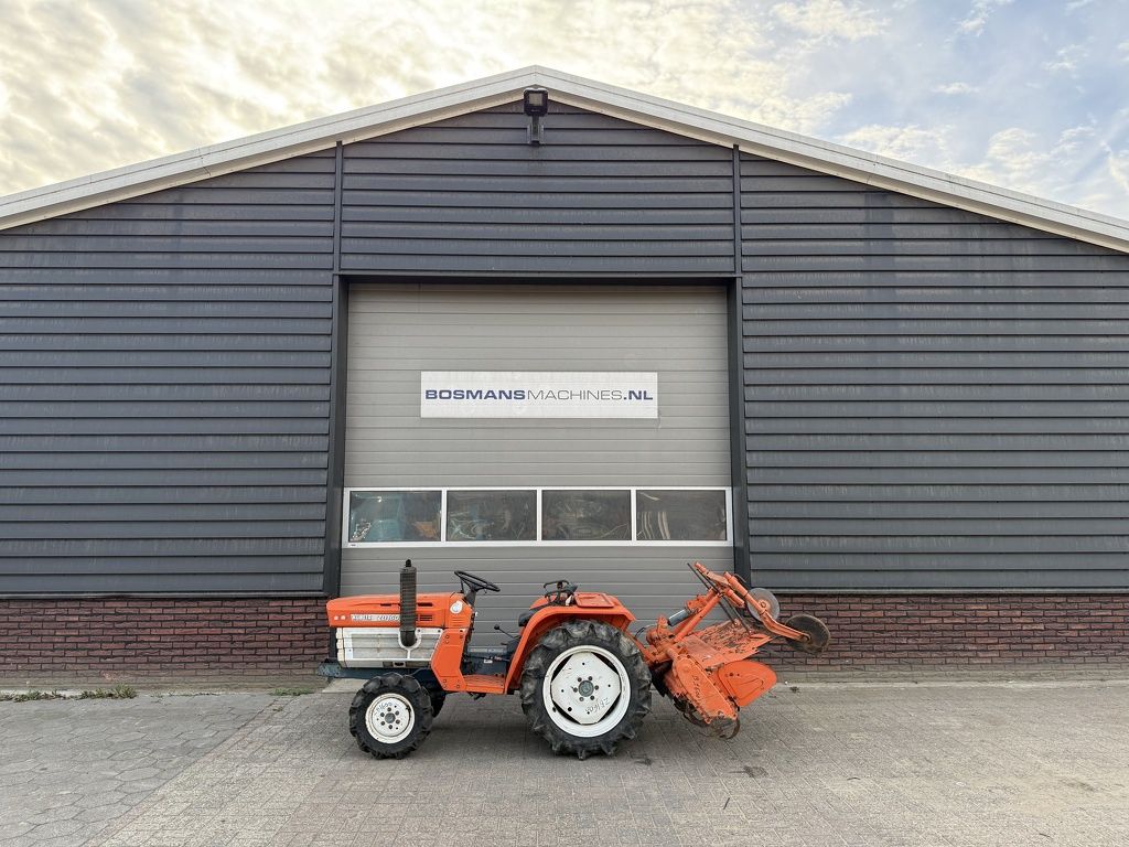 Kubota B1600 4WD 20 PK minitractor + frees