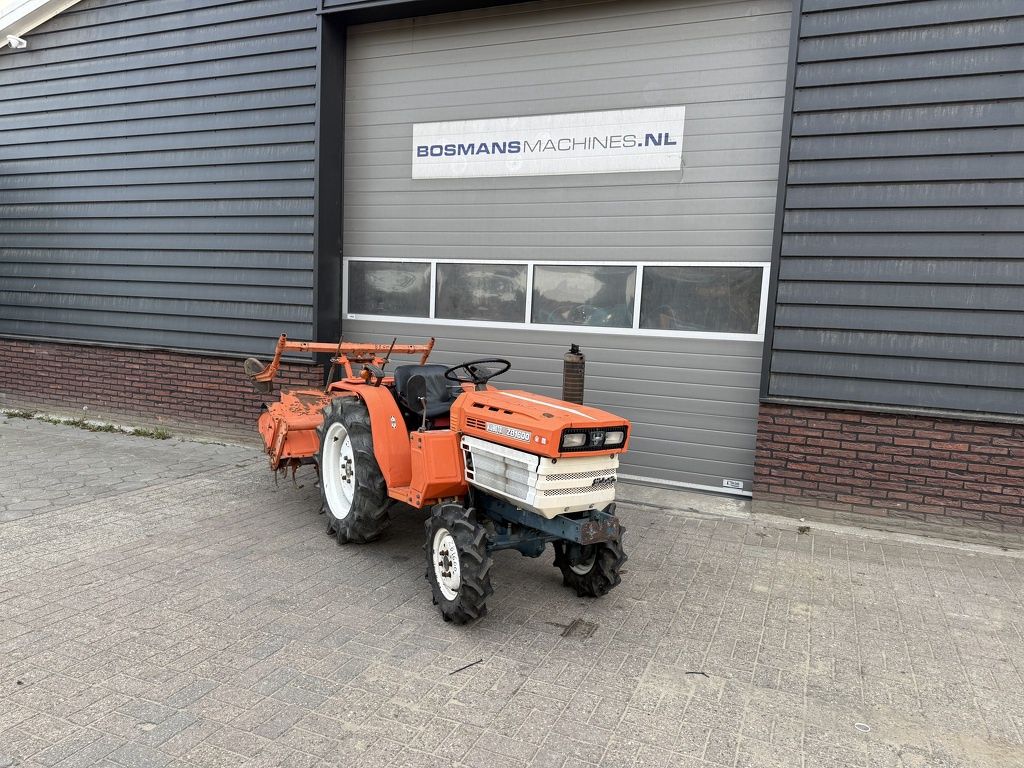 Kubota B1600 4WD 20 PK minitractor + frees