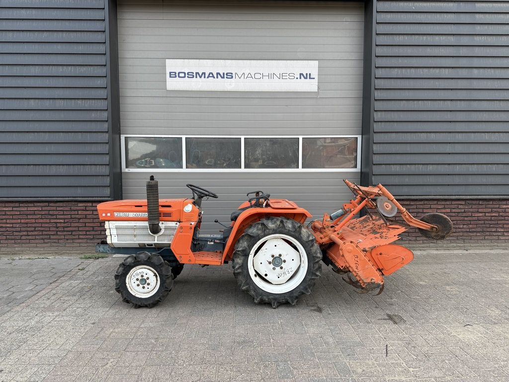 Kubota B1600 4WD 20 PK minitractor + frees