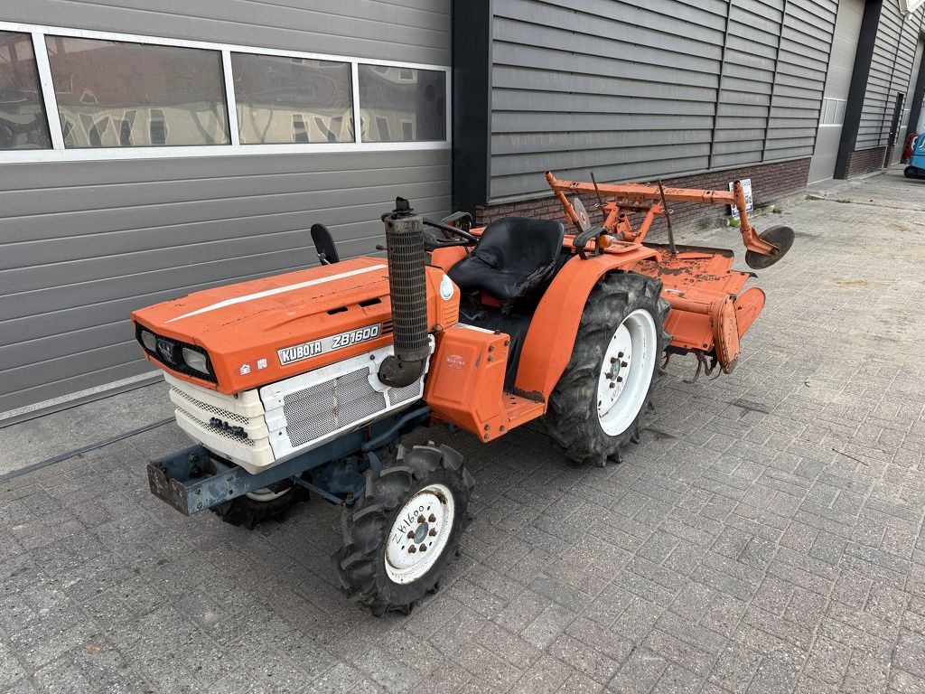 Kubota B1600 4WD 20 PK minitractor + frees