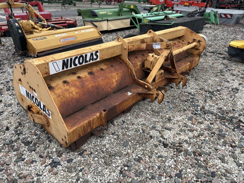 Nicolas 320