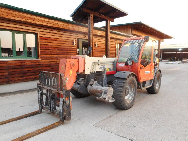 JLG 3513 ( 3,5t 13m ) NIVEAUAUSGLEICH