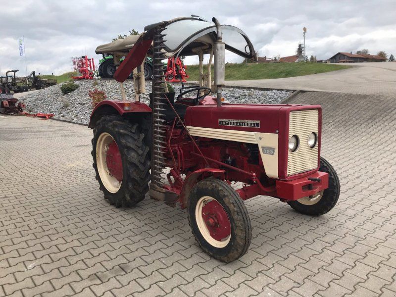 IHC 323