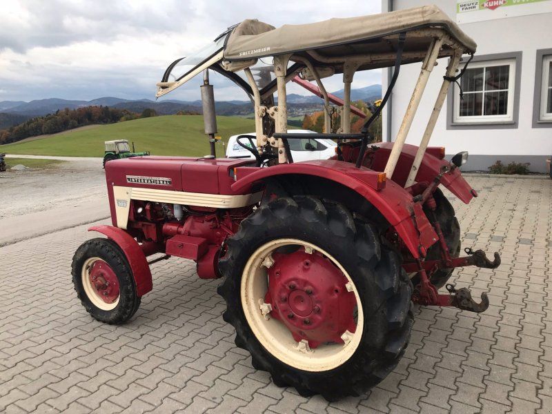 IHC 323