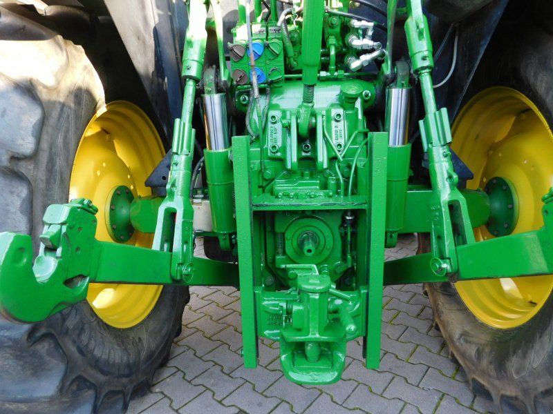 John Deere 5100R