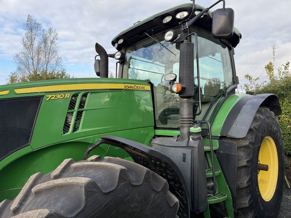 John Deere 7230 R