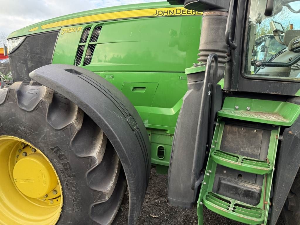 John Deere 7230 R