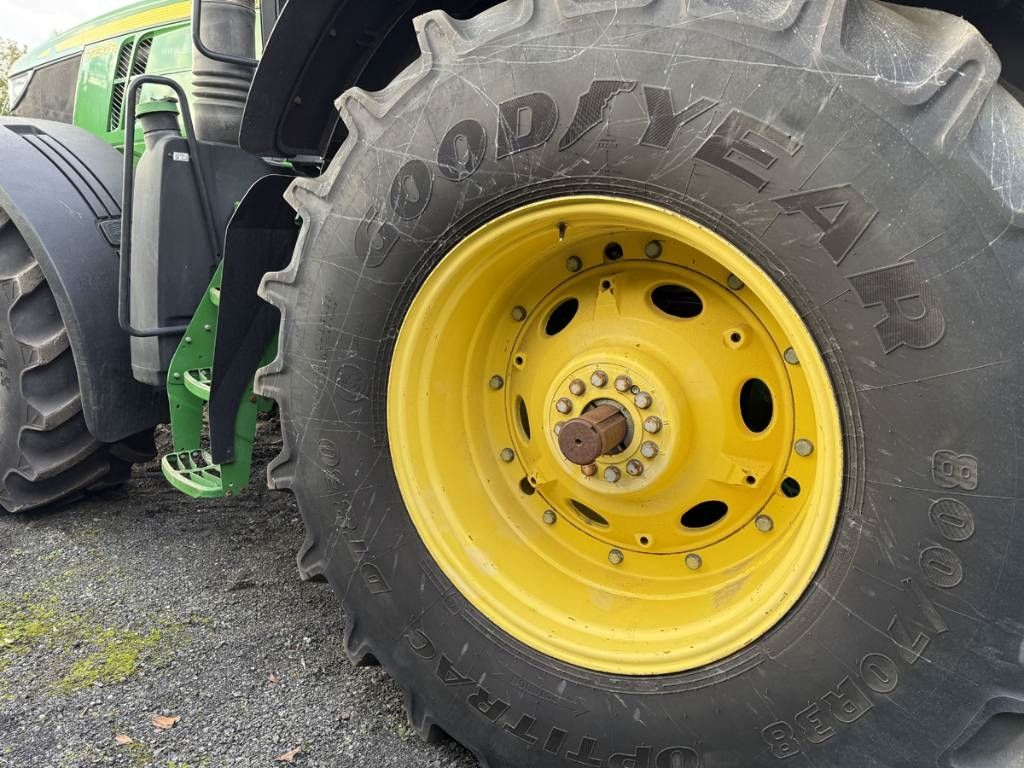 John Deere 7230 R