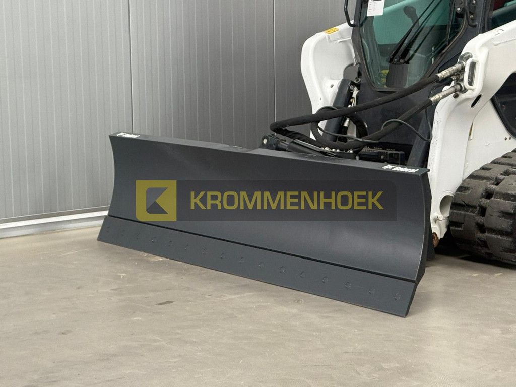 Bobcat 96 Dozer Blade 244 cm 6-way blade KH9586-A