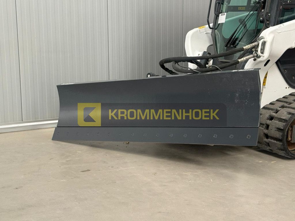 Bobcat 96 Dozer Blade 244 cm 6-way blade KH9586-A
