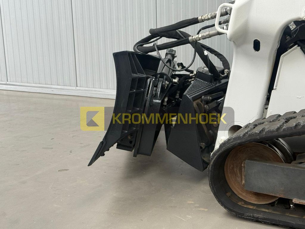 Bobcat 96 Dozer Blade 244 cm 6-way blade KH9586-A