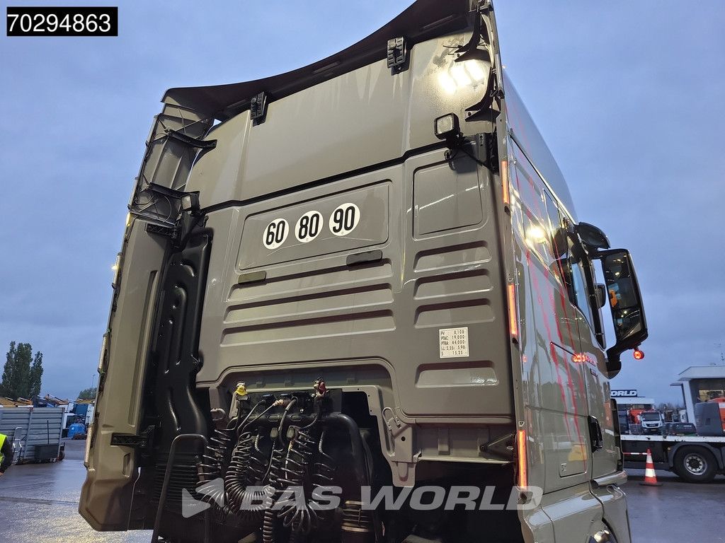 MAN TGX TGX 18.510 4X2 Individual Lion S! Full-Air Retarder Standairco 2xTanks Leather PTO ACC Navi LED Euro 6