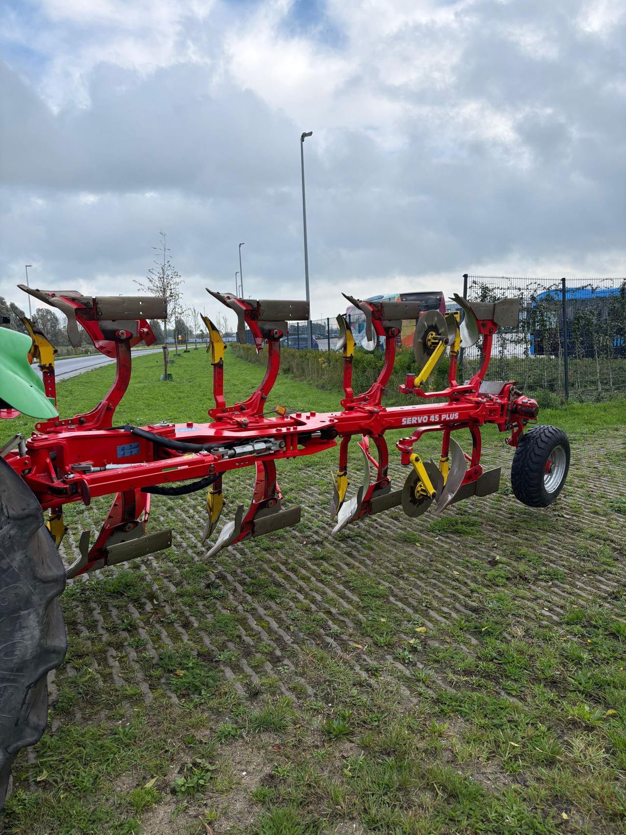 Pöttinger 4 schaar ploeg