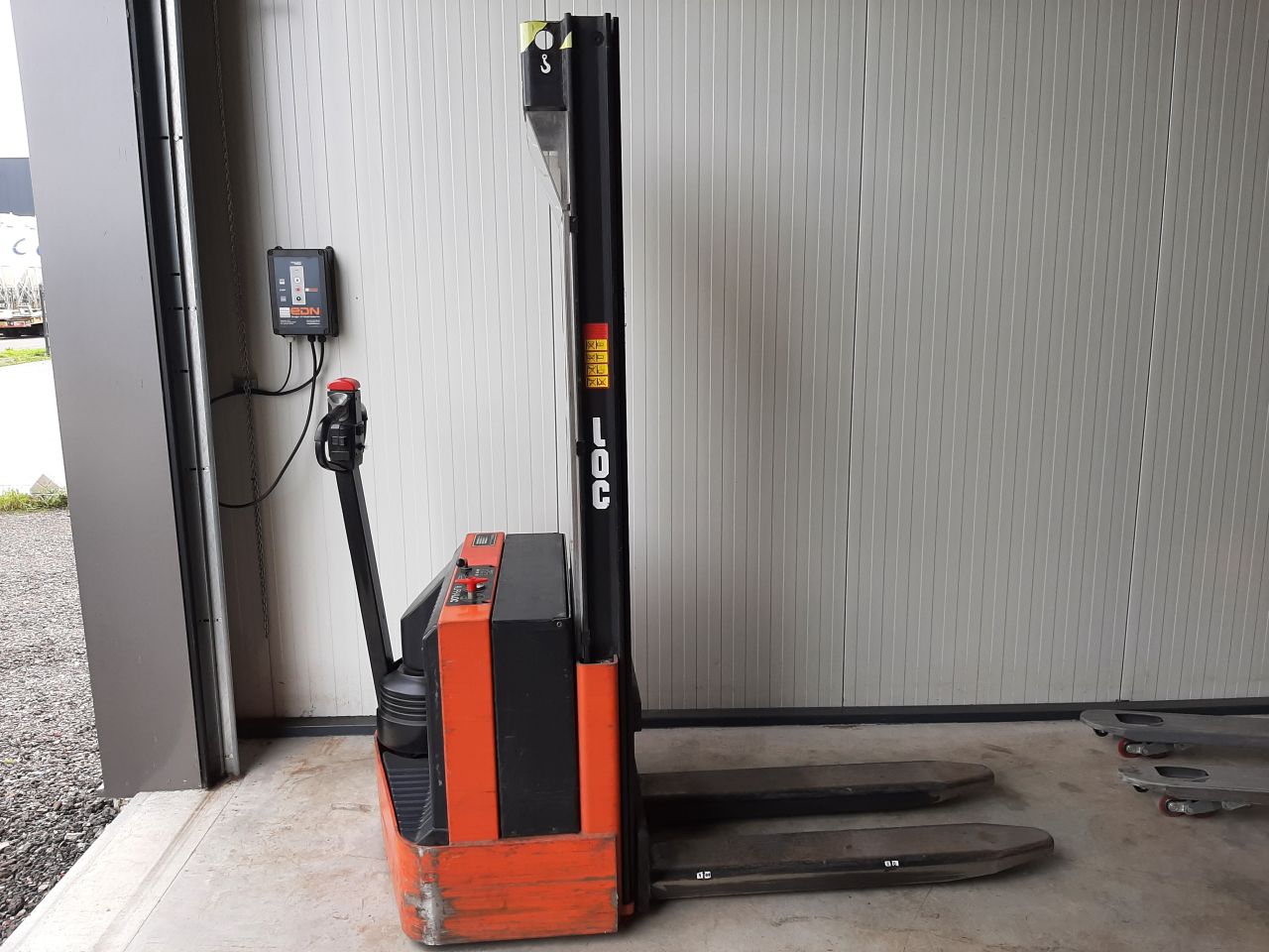 Loc elektrische stapelaar 1200 kg 3300 mm