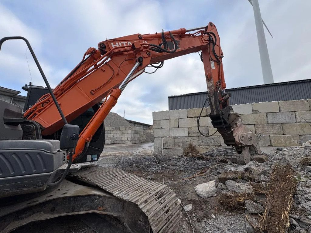Hitachi ZX250LC-5B