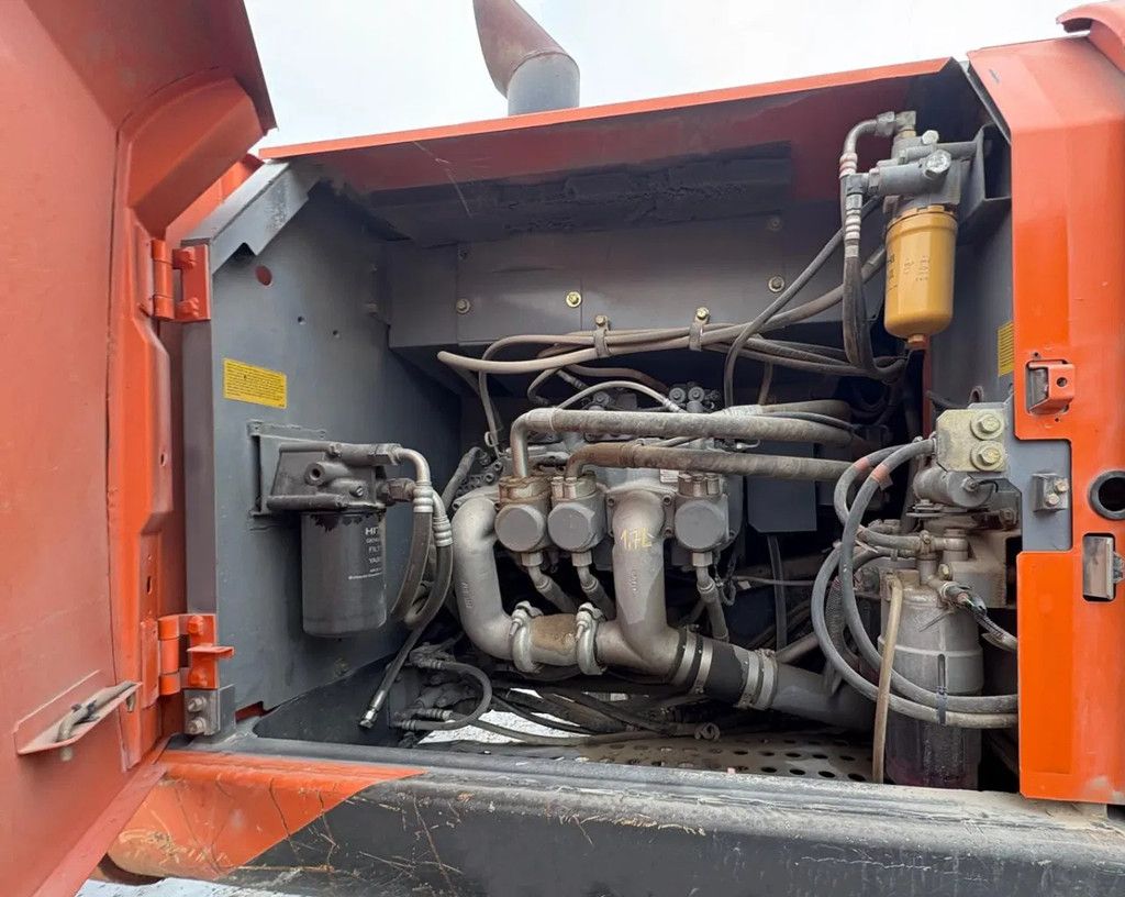 Hitachi ZX250LC-5B