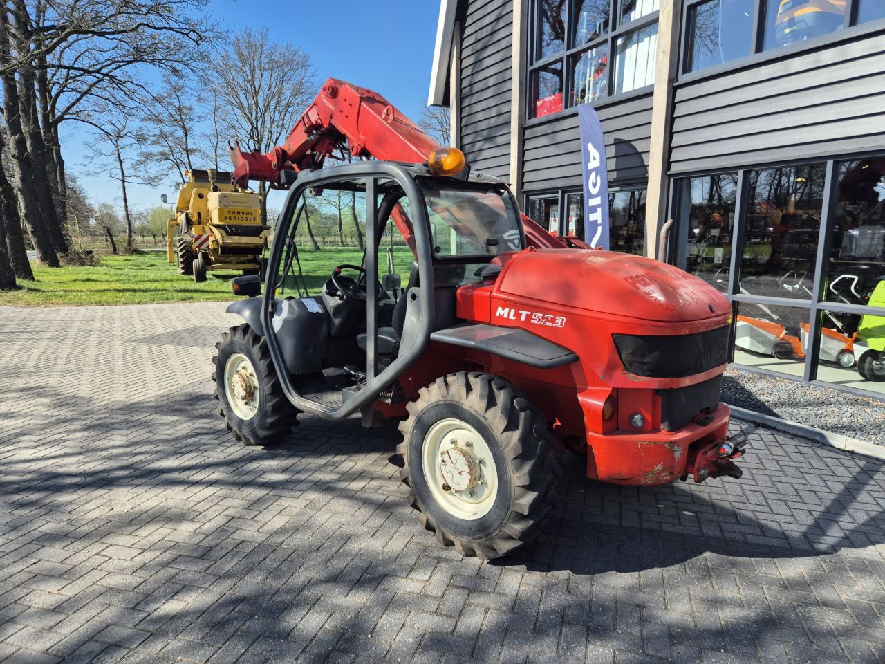 MANITOU MT 523 telescopic with lifting height up to 5 m