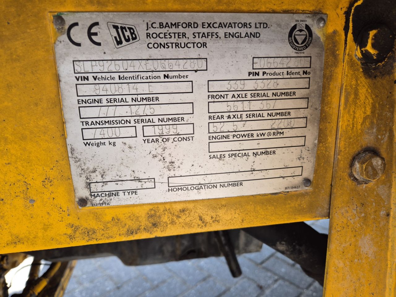 JCB rough terrain forklist with triplex mast