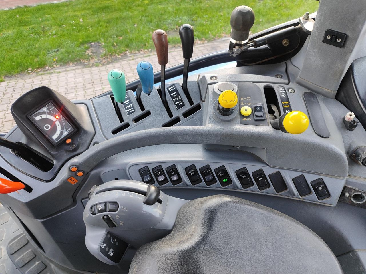 New Holland TS 110 A