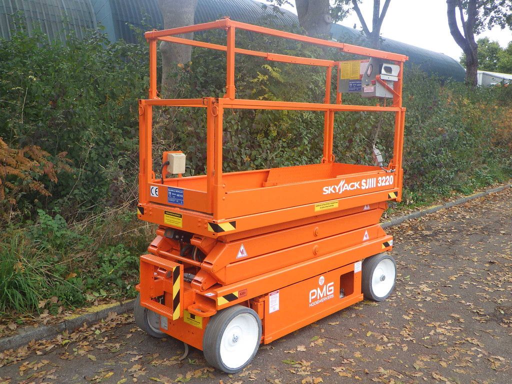 Scherenbühne Skyjack SJ3220 Elektro 8,09m 2019