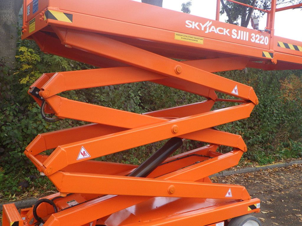 Scherenbühne Skyjack SJ3220 Elektro 8,09m 2019