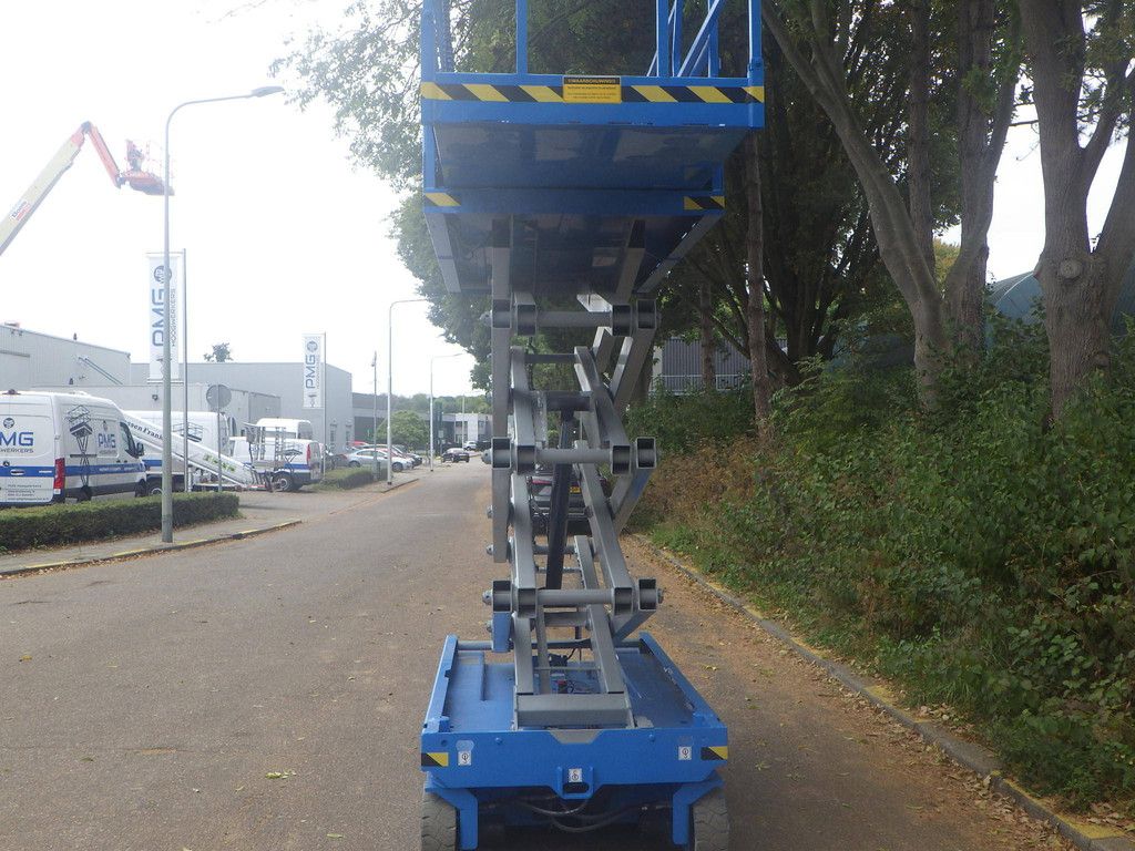 Genie GS-2646 Electric Scissor Lift 9.92m 2014