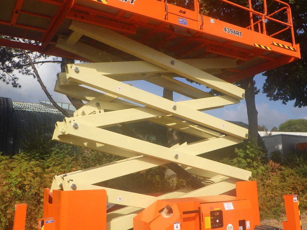 JLG 4394RT Diesel Scissor Lift 15.11m 2016
