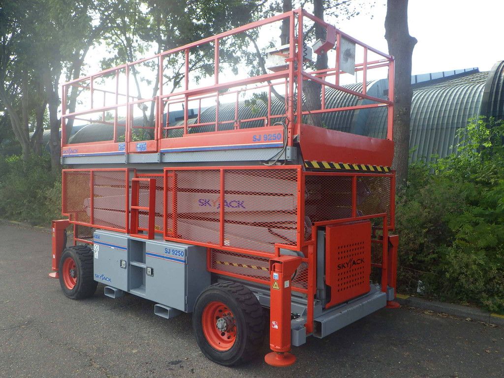 Scissor lift SkyJack SJ9250RT Diesel 17.24m 2007