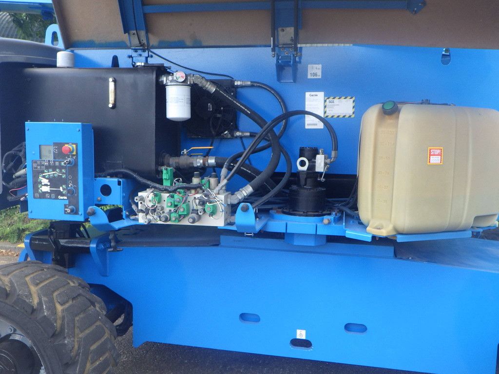 Kniktelescoophoogwerker Genie Z-80/60 Diesel 25.77m 2010