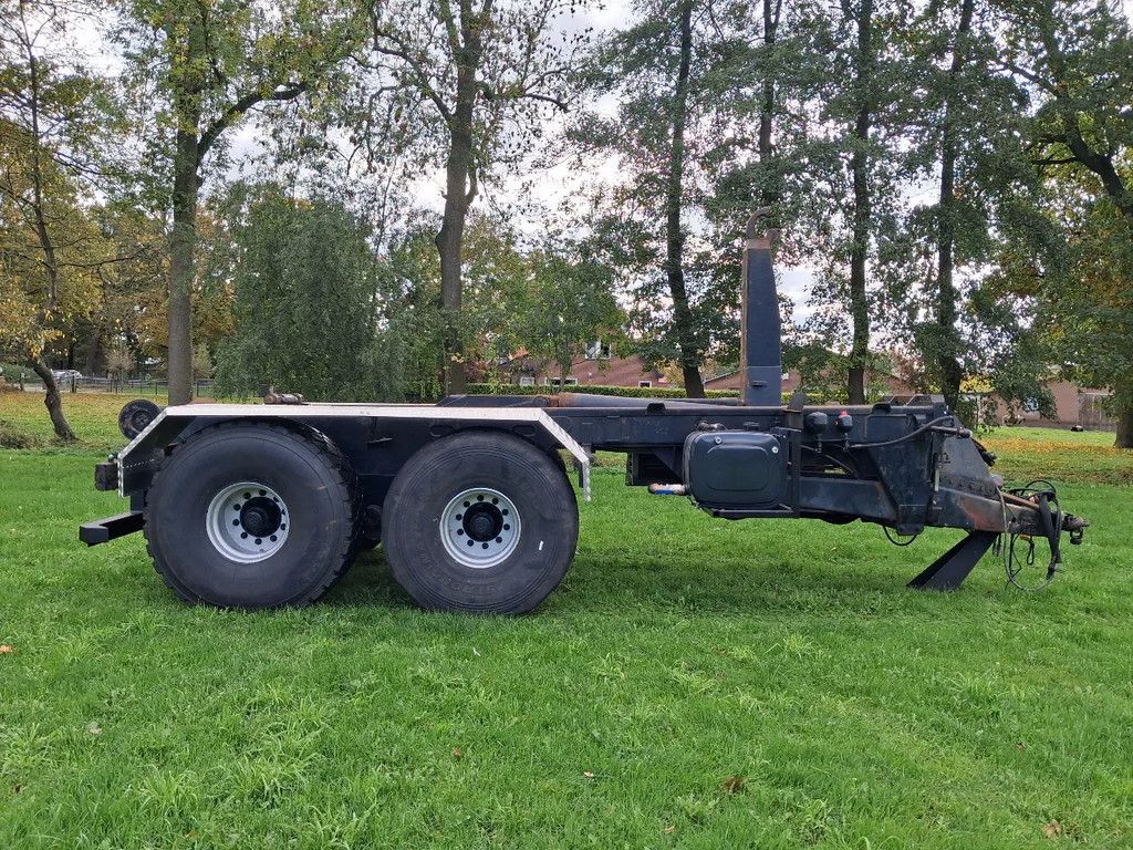Peecon 21 ton haakarm/kipper 6m slede