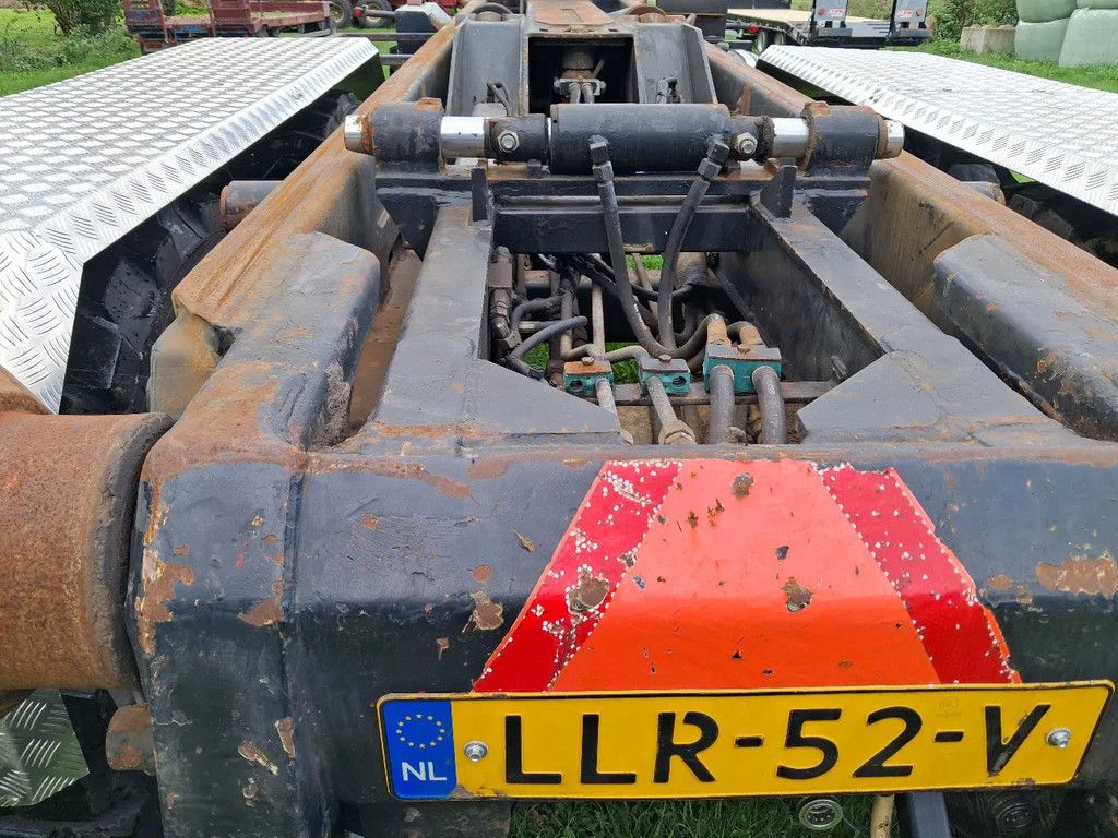 Peecon 21 ton haakarm/kipper 6m slede