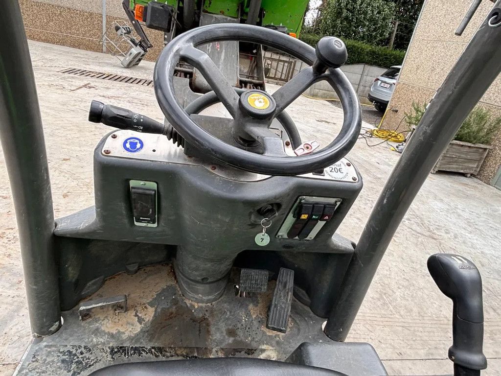 Ausa D120AHA